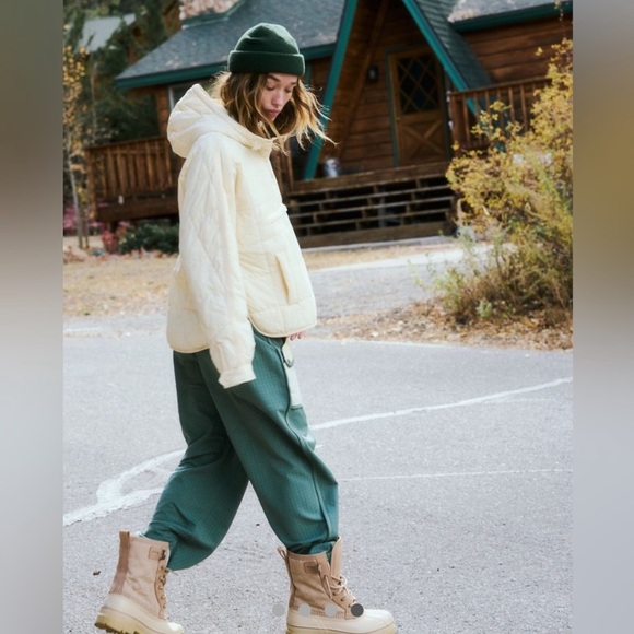 Free People Movement Pippa Packable Pullover Puffer in Banana Size Medium NWOT - Picture 3 of 14